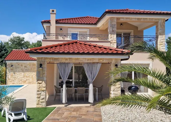 Villa Lukas&Ana S Bazenom,Djecjim Igralistem