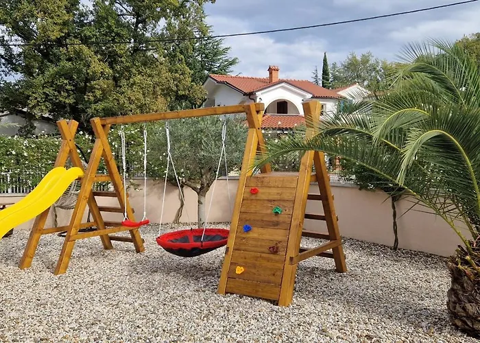 Villa Lukas&Ana S Bazenom,Djecjim Igralistem