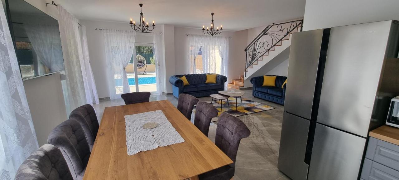 Villa Lukas&ana S Bazenom,djecjim Igralistem *