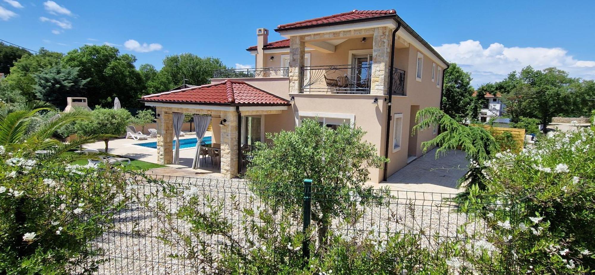 Villa Lukas&ana S Bazenom,djecjim Igralistem Pinezici (Krk)