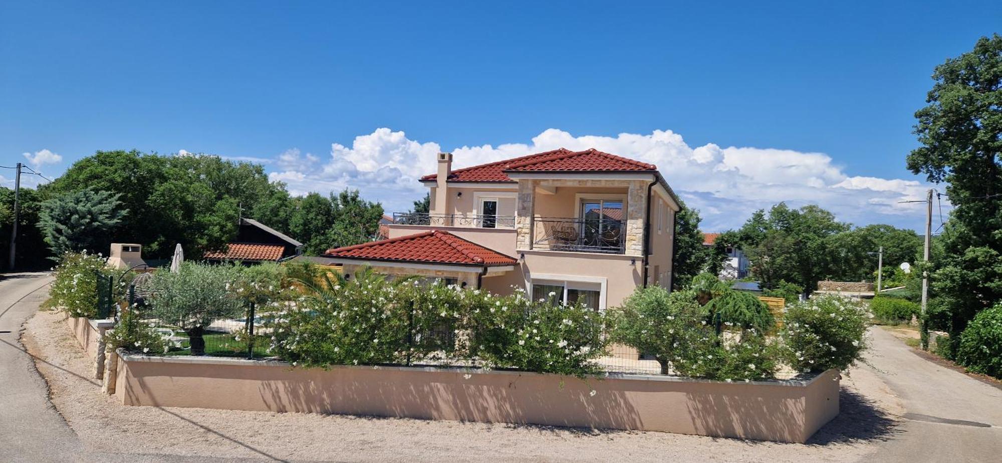 Lukas&ana S Bazenom,djecjim Igralistem Villa
