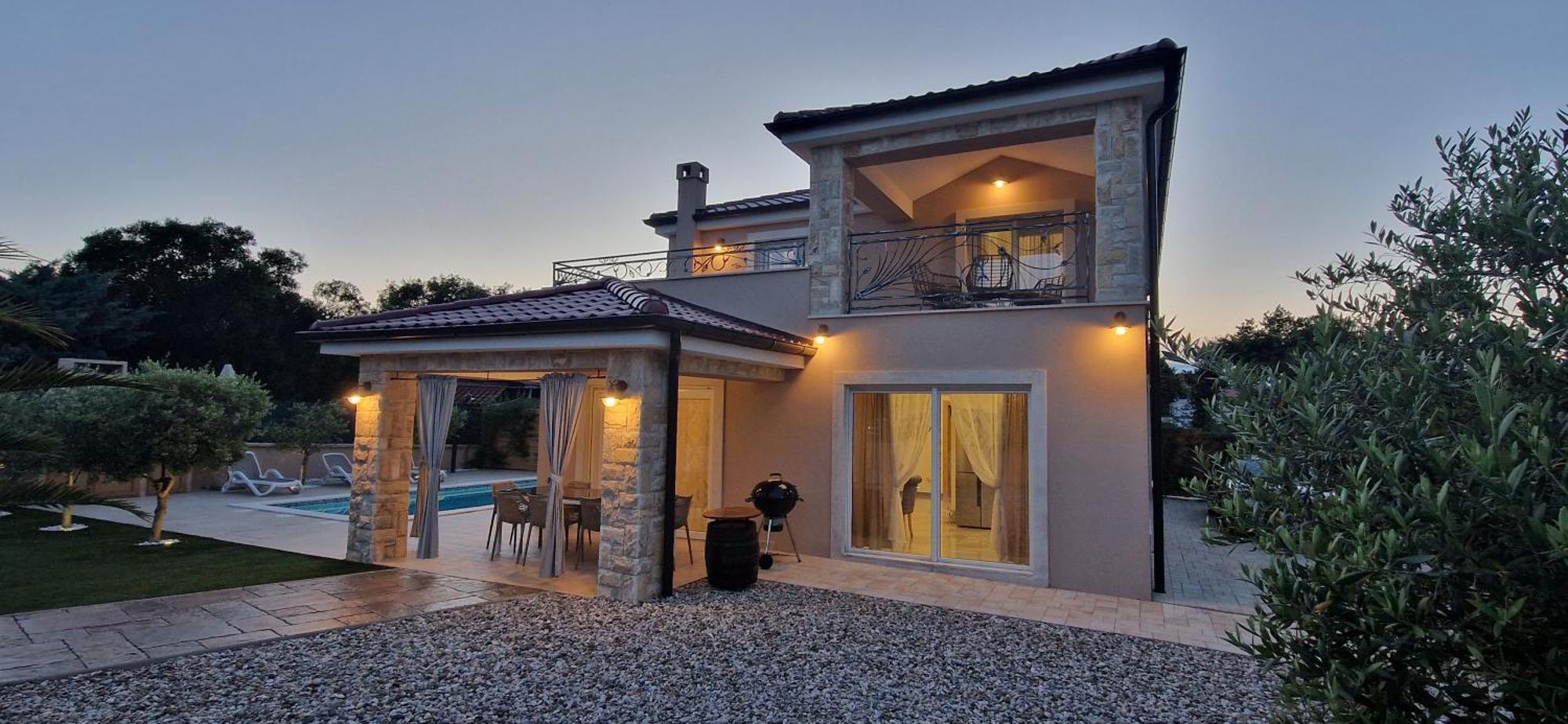 Lukas&ana S Bazenom,djecjim Igralistem Villa