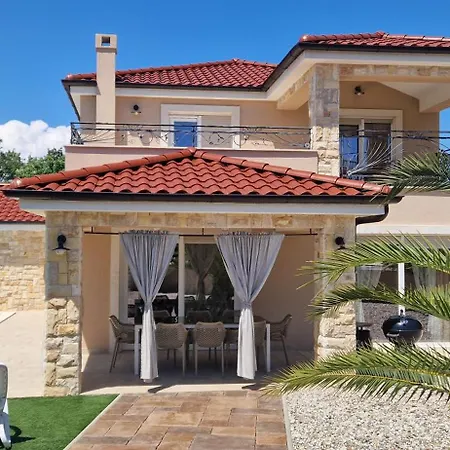 Villa Lukas&Ana S Bazenom,Djecjim Igralistem Pinezici  Exterior photo